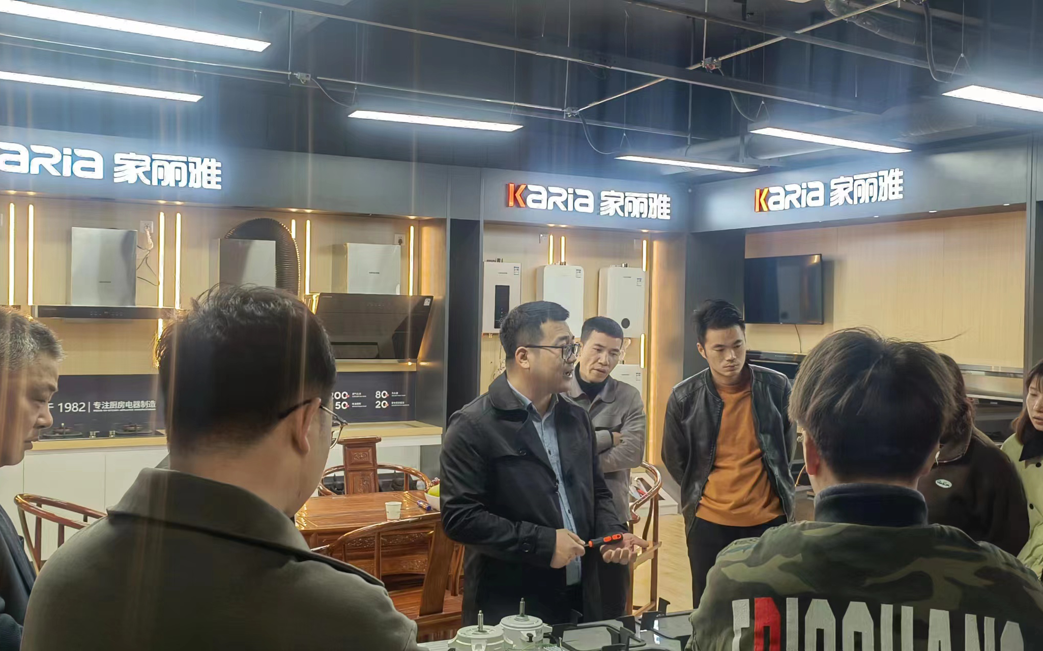 “貼近市場，掌舵揚(yáng)帆” --家麗雅總經(jīng)理深入一線市場調(diào)研，營銷指導(dǎo)奮戰(zhàn)前行！